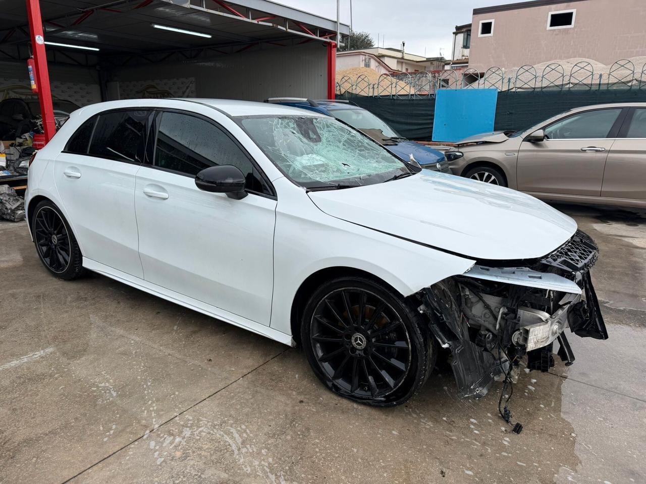 Mercedes-benz A 180 incidentato - 2019