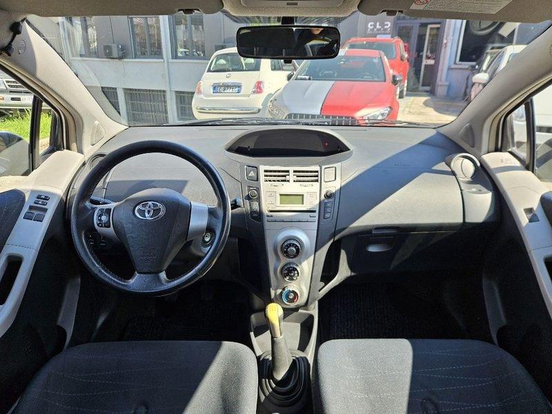 Toyota Yaris 1.0 5 porte Sol