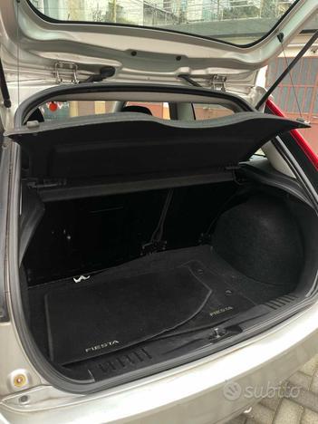 FORD Fiesta 1.2 /euro4 benz/Ok neo Patentati