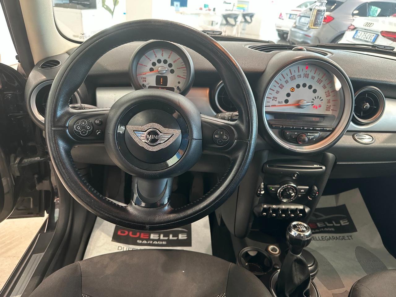 Mini One 1.6 Benz Hatchback Neo Patentati