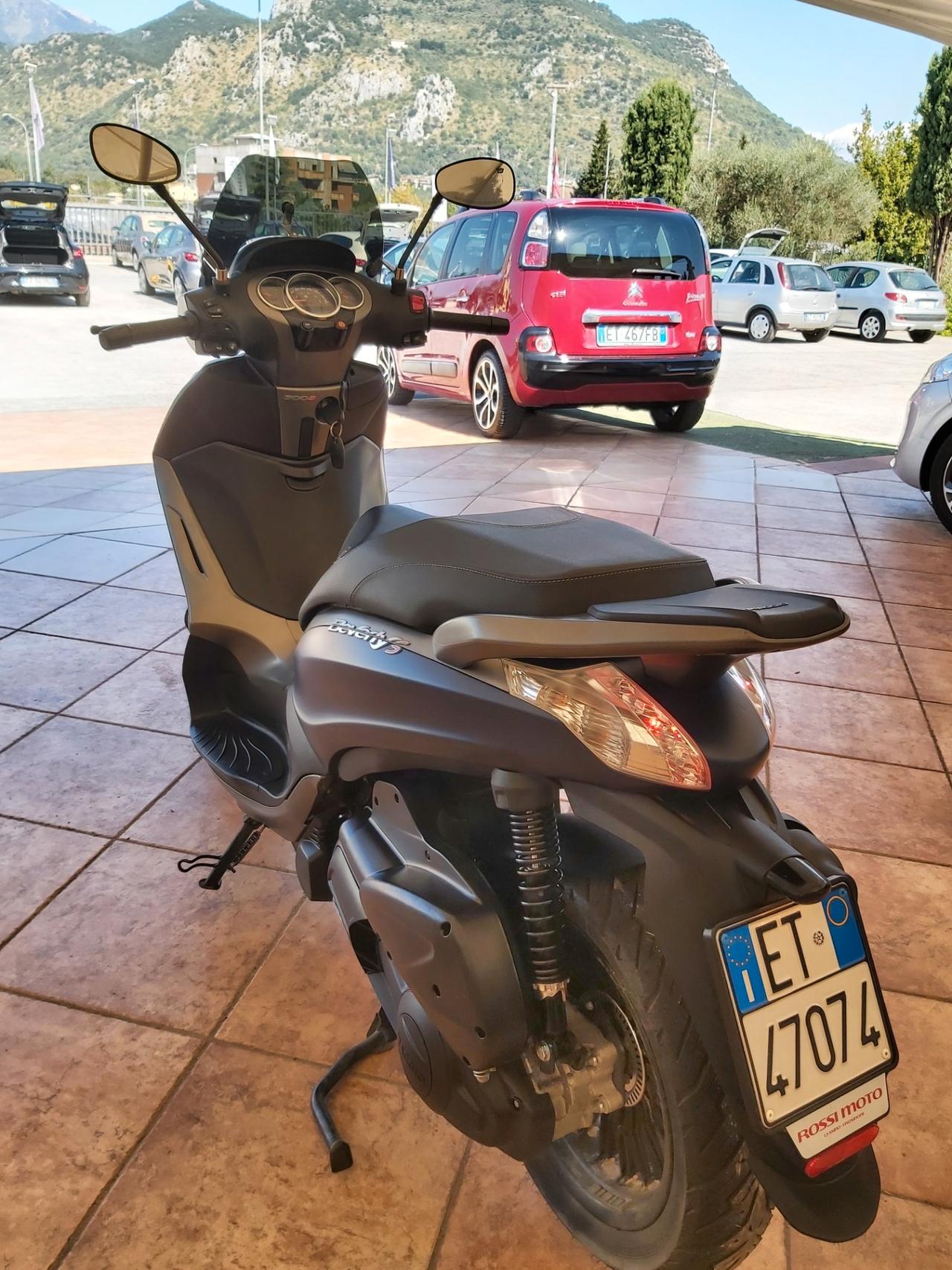 Piaggio Beverly 300s - "5.400KM"