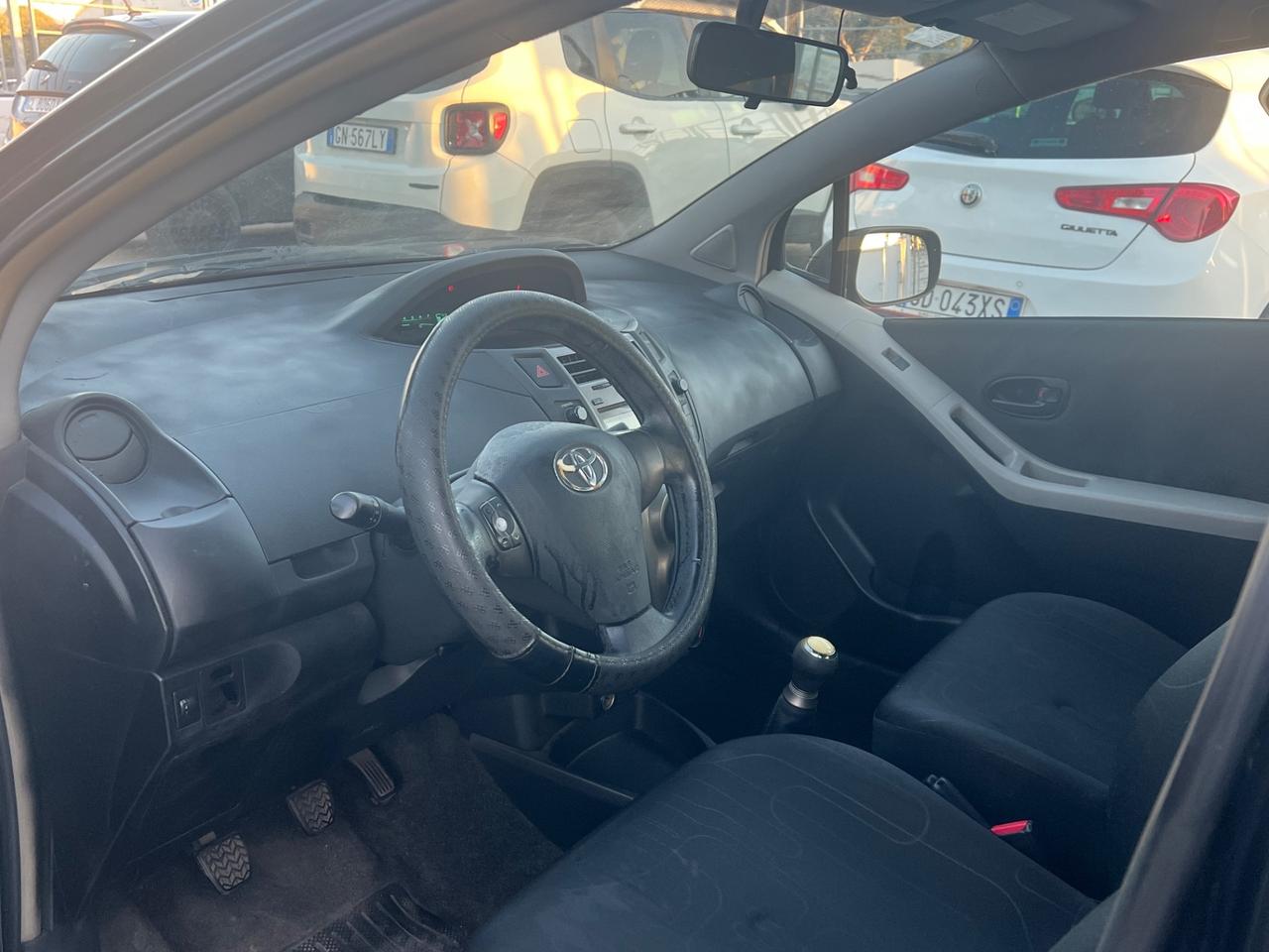 Toyota Yaris 1.0 5 porte