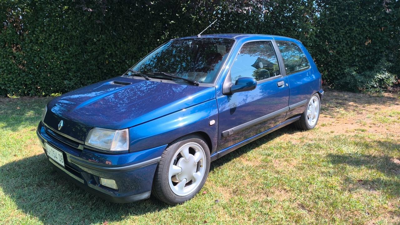 Renault Clio 1.8 16V 1800