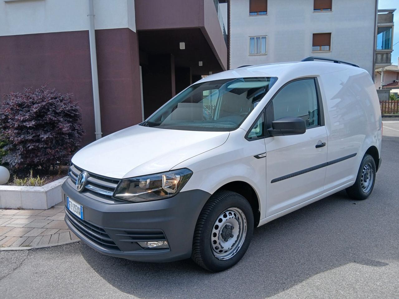 Volkswagen Caddy 2.0 Tdi 100 cv cambio DSG in pronta consegna