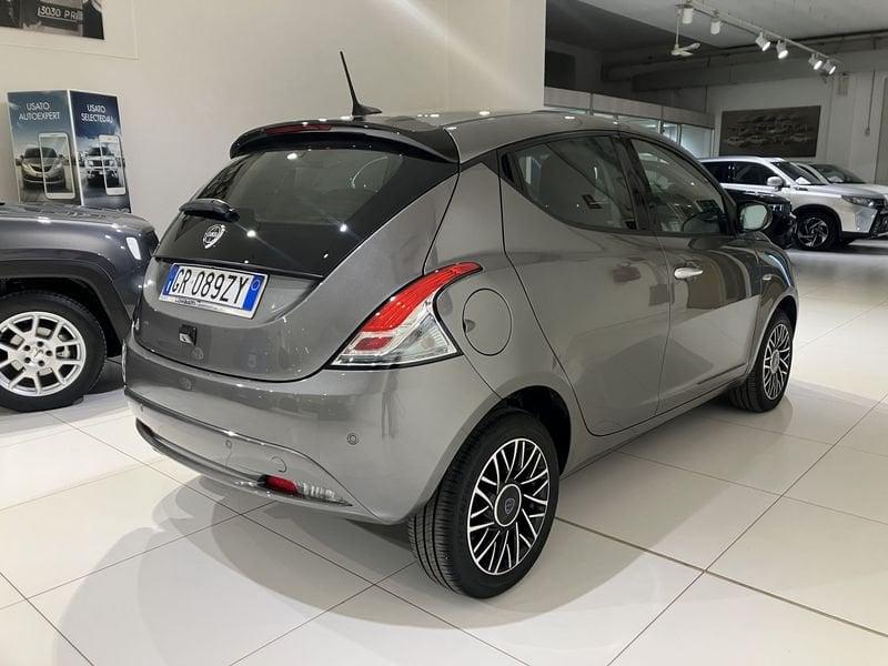 Lancia Ypsilon 1.0 FireFly 5 porte S&S Hybryd Gold