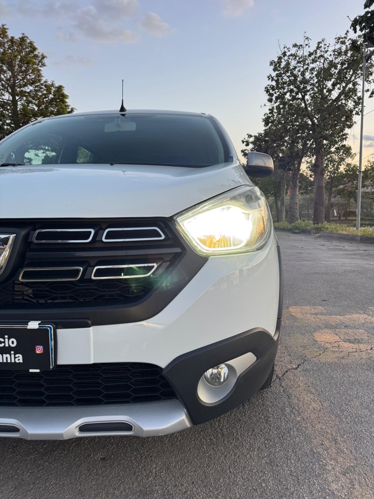 Dacia Lodgy Stepway 1.5 dCi 7 POSTI