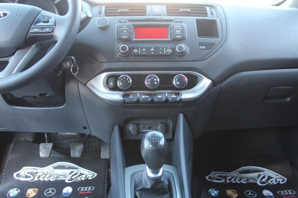 Kia Rio 1.1 CRDi WGT 5p. LX