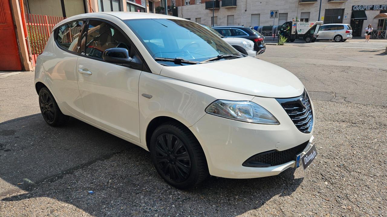 Lancia Ypsilon 1.2 69 CV 5 porte Elefantino