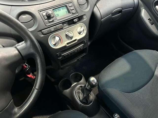 Toyota Yaris 1.3 VVT-i 5 P