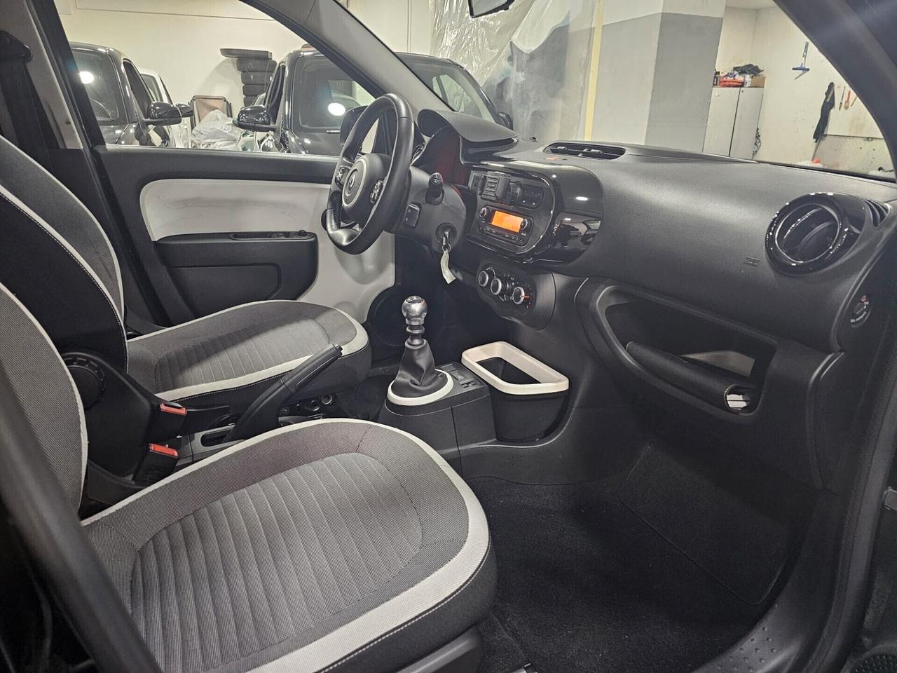NUOVA RENAULT TWINGO INTENS TCe 0.9 BENZ 90CV TOTAL BLACK EDITION
