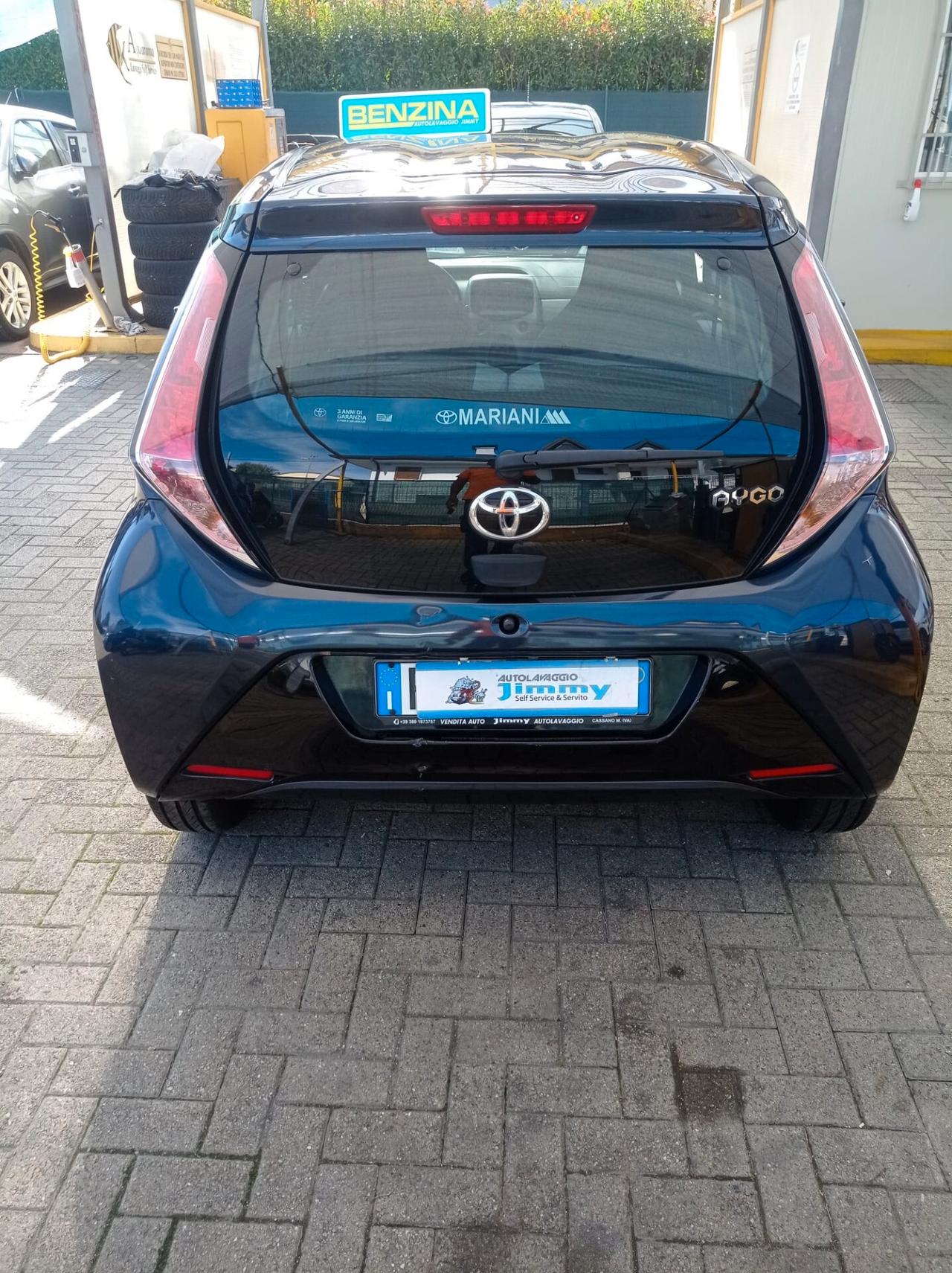Toyota Aygo 1.0 VVT-i 69 CV 5 porte x-cool