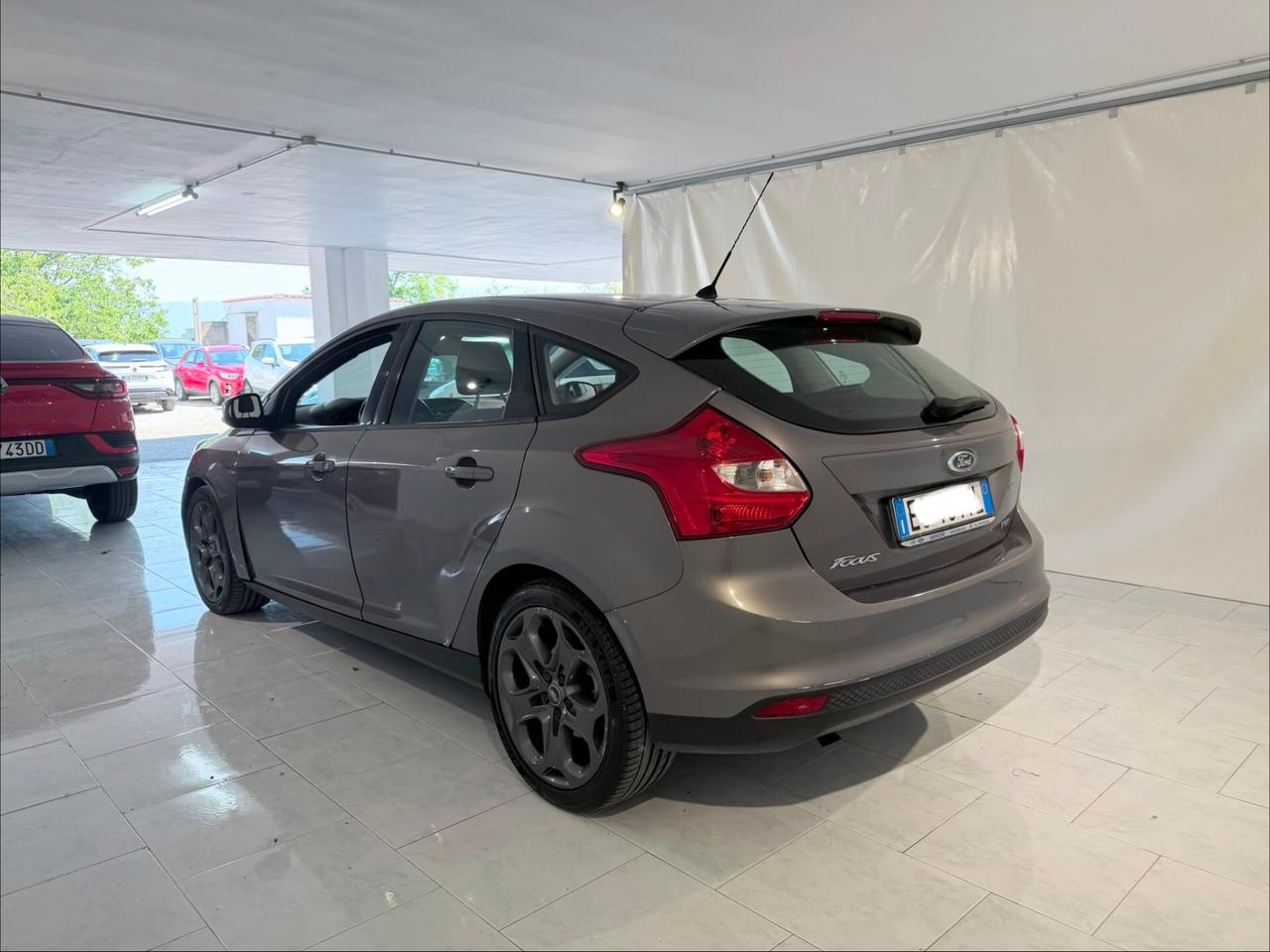 FORD FOCUS BERLINA TITANIUM GPL 2014