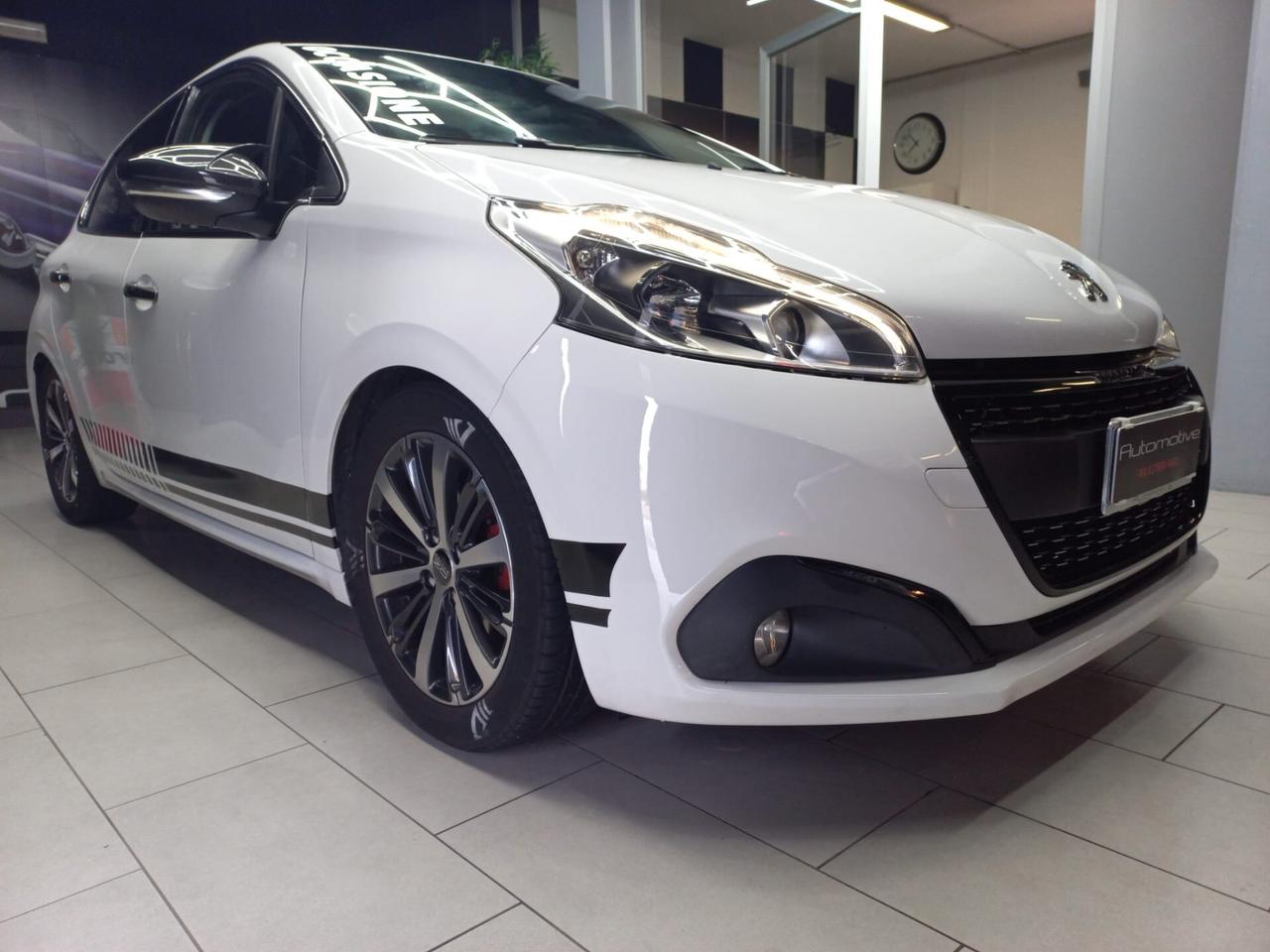 Peugeot 208 PureTech 82 5 porte Allure