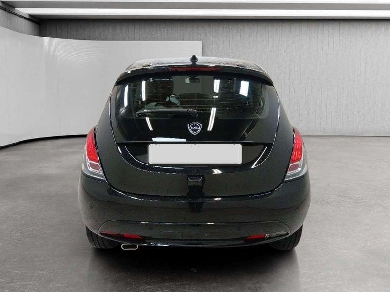 Lancia Ypsilon 1.0 firefly hybrid Platino s&s 70cv