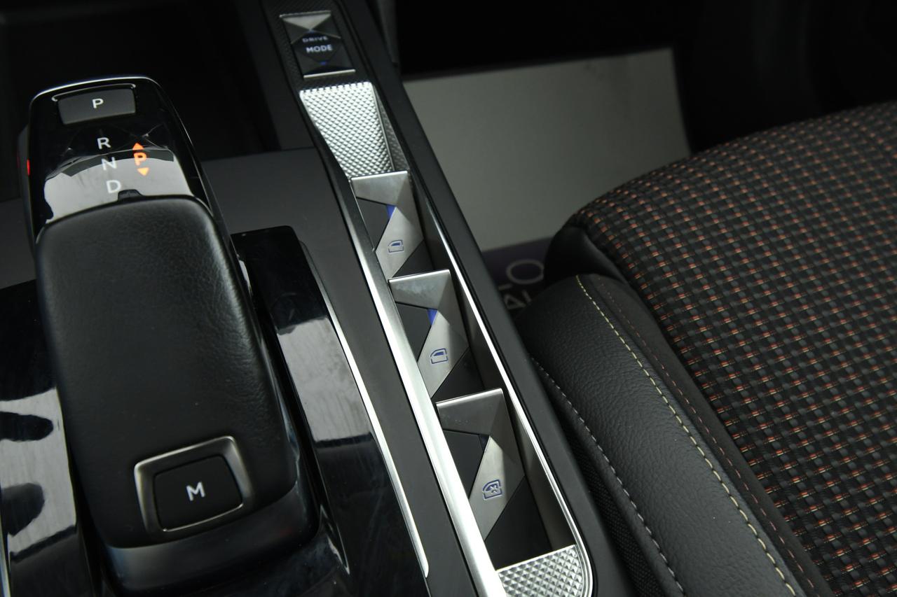 DS DS3 1.5 bluehdi Performance Line 130cv auto LED+APP CONNECT+NEOPATENTATI