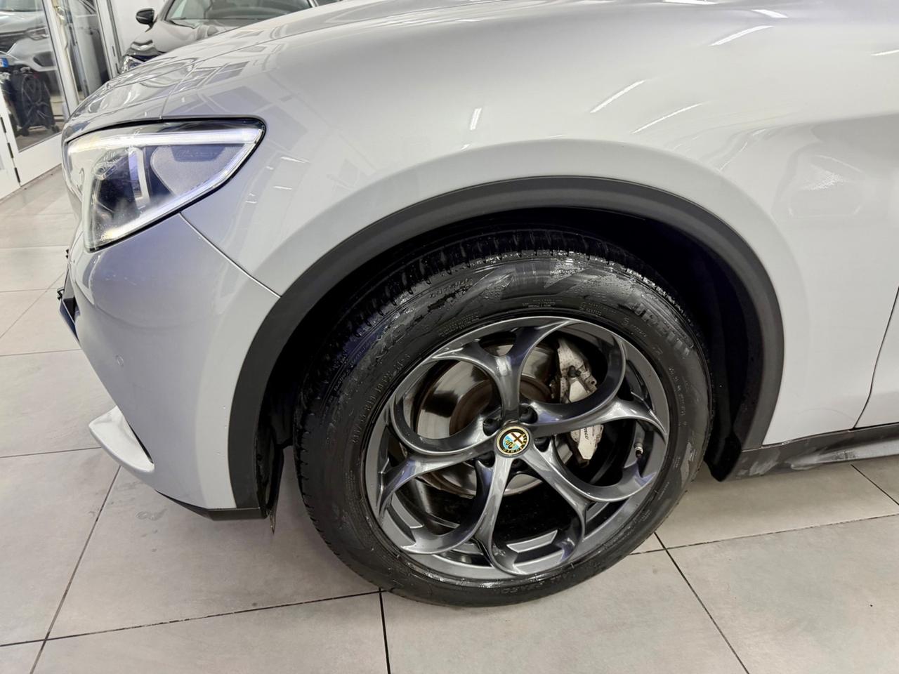 Alfa Romeo Stelvio 2.2 160 CV AT8 RWD FINANZIABILE