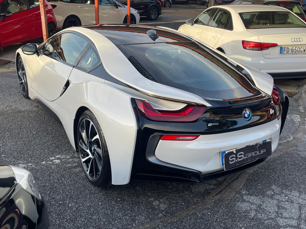 Bmw i8. (( 17 MILA KM -UNICA IN ITALIA ))
