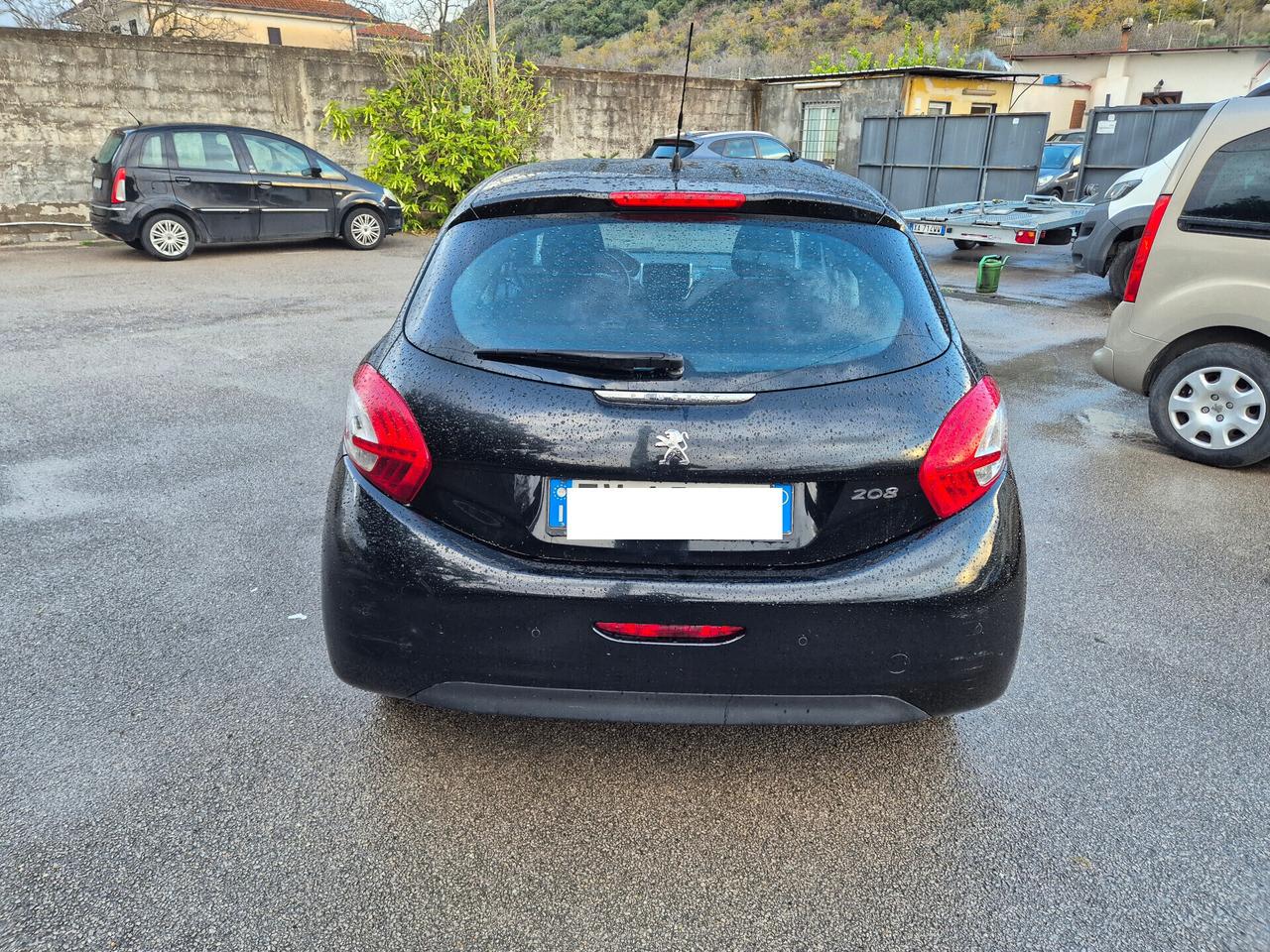 Peugeot 208 1.4 HDi 68 CV autocarro 4 posti