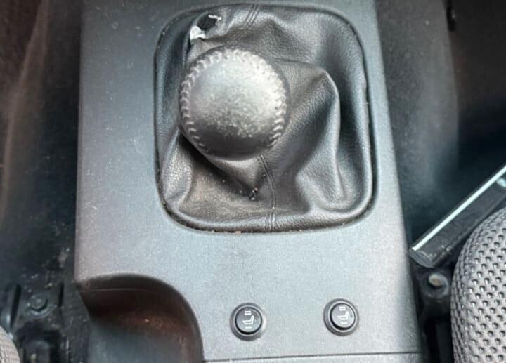 Nissan Navara 2.5 dCi 2 porte King Cab Sport