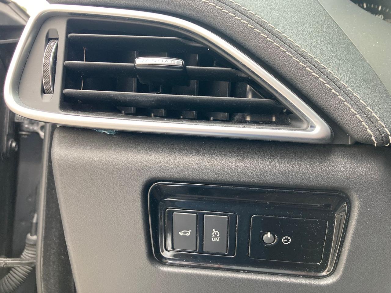 Jaguar F-Pace 2.0 20d Turbo R- #8436