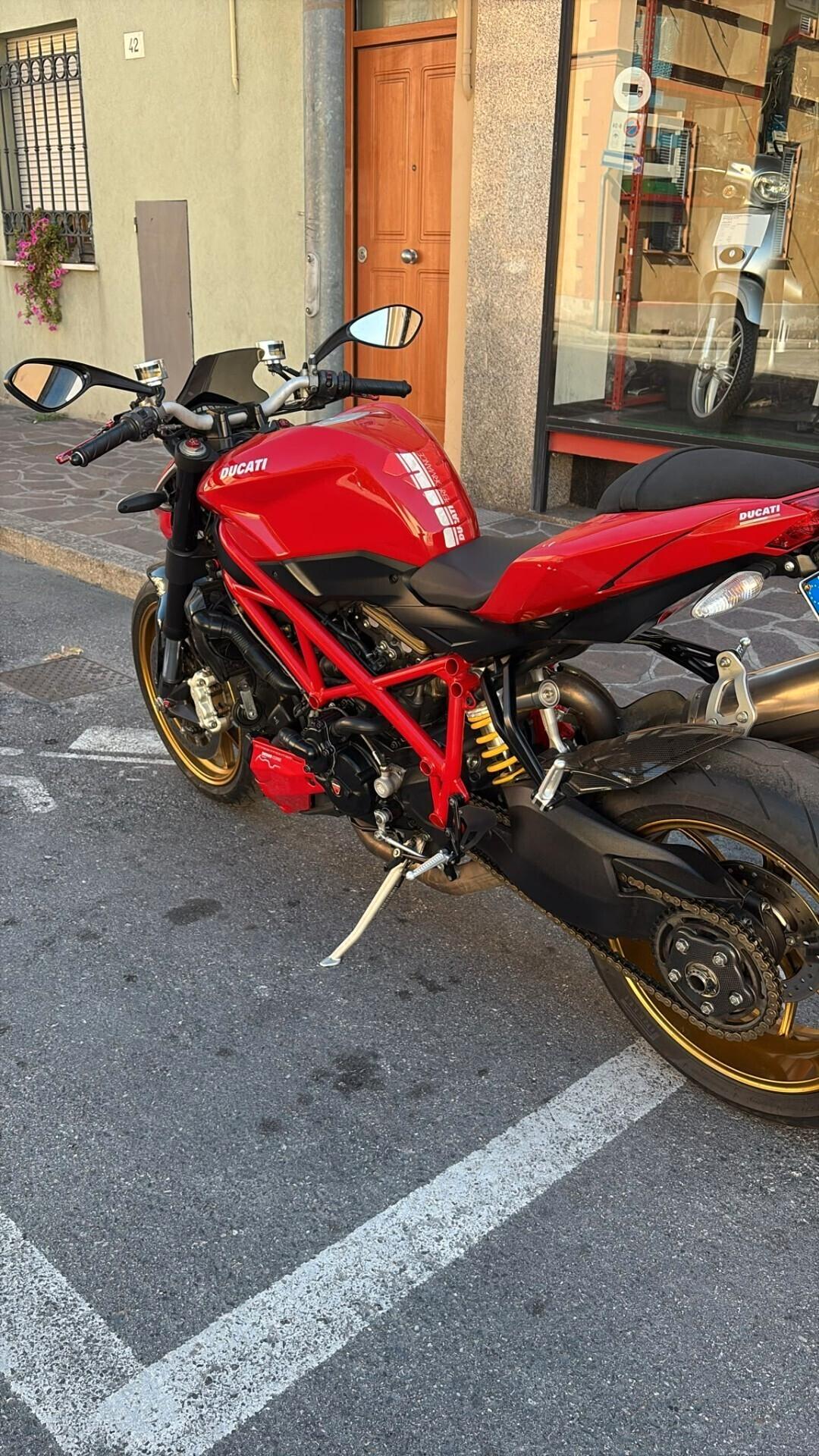 DUCATI STREETFIGHTER 848 ROSSO 10/2012