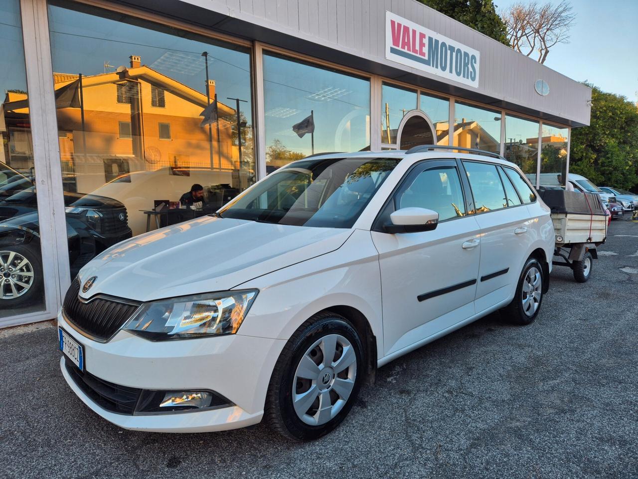 Skoda Fabia GANCIO TRAINO CARRELLO