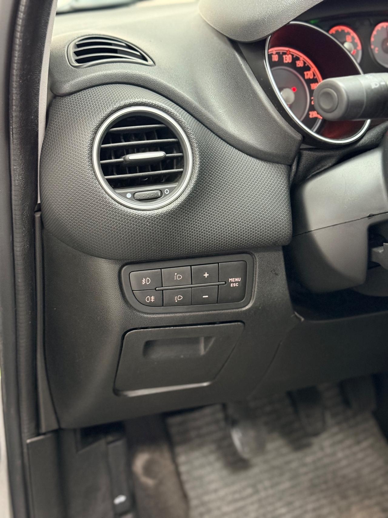 Fiat Punto 1.4 8V 5P GPL Lounge 01/2013 Neopatentati