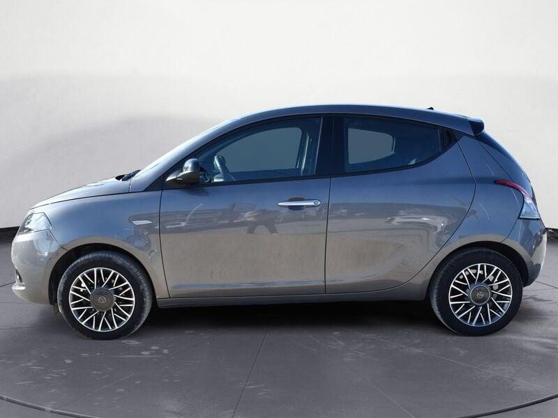 Lancia Ypsilon 1.0 FireFly 5 porte S&S Hybrid Platino