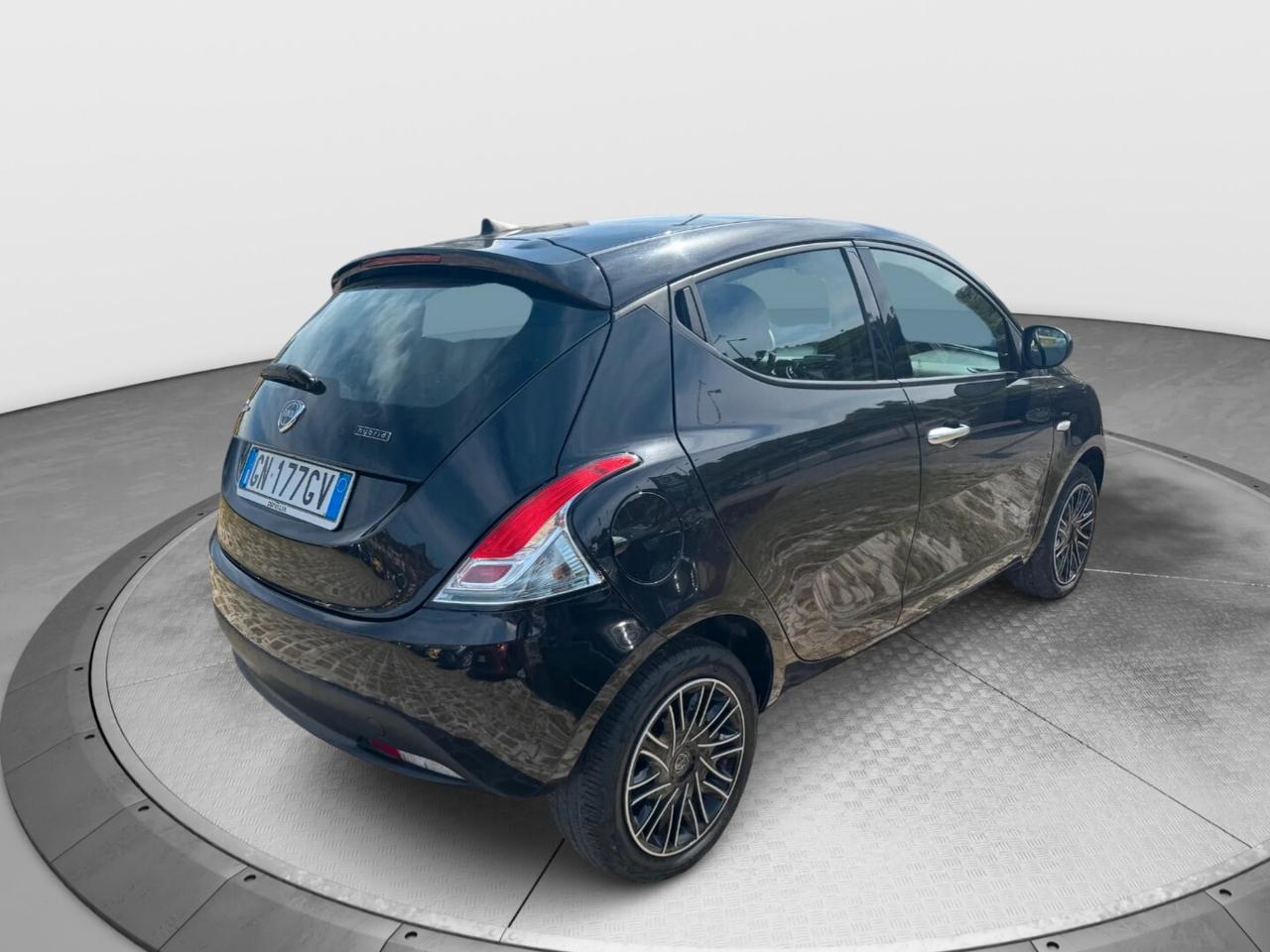 Lancia Ypsilon 1.0 FireFly 5 porte S&S Hybrid Silver Plus