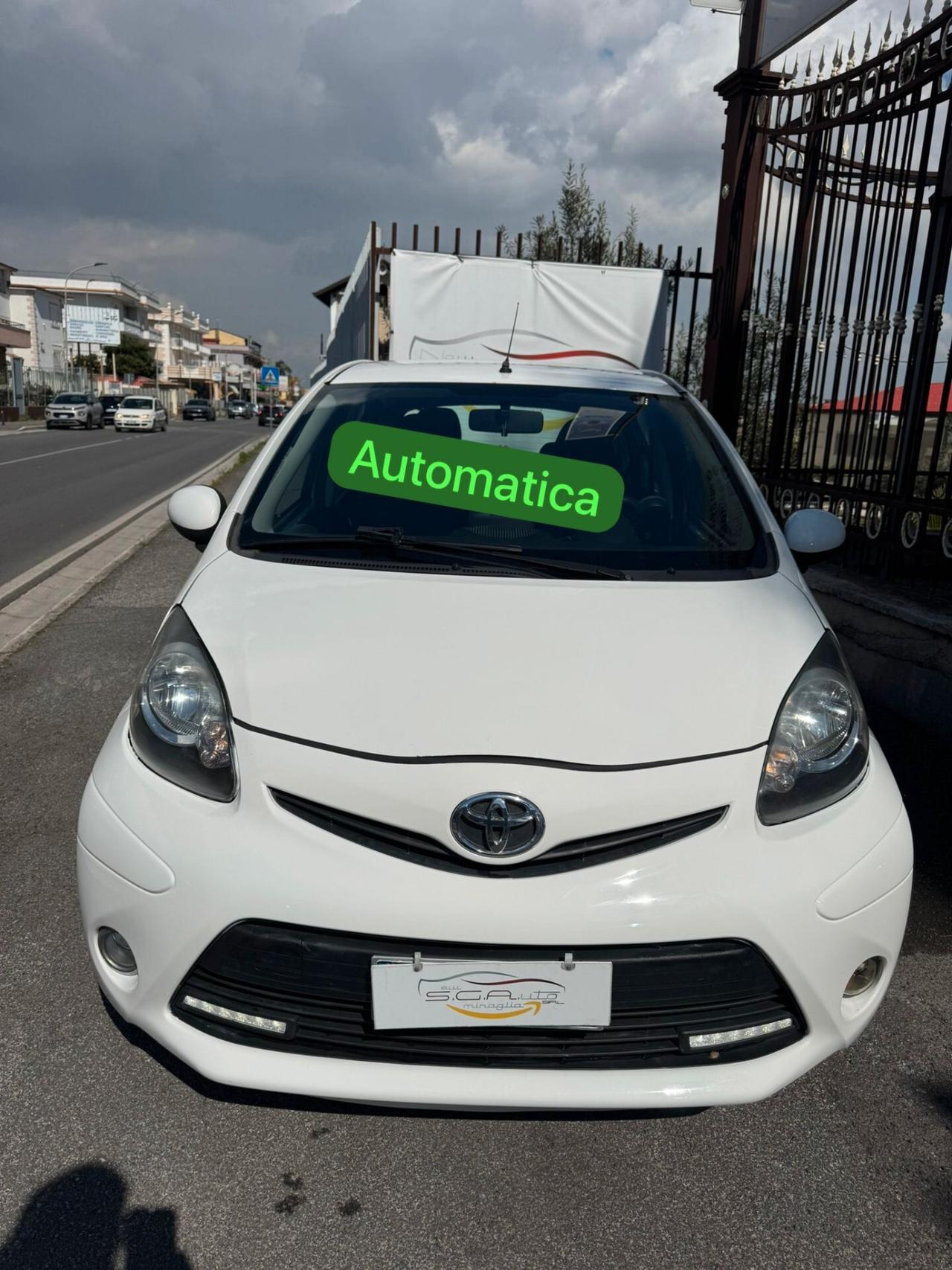 Toyota Aygo 1.0 12V VVT-i 5 porte Lounge Connect MMT