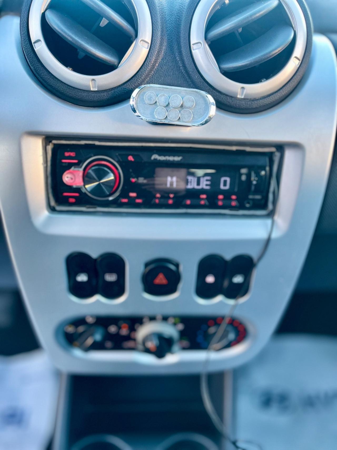 Dacia Sandero 1.4 8V Lauréate