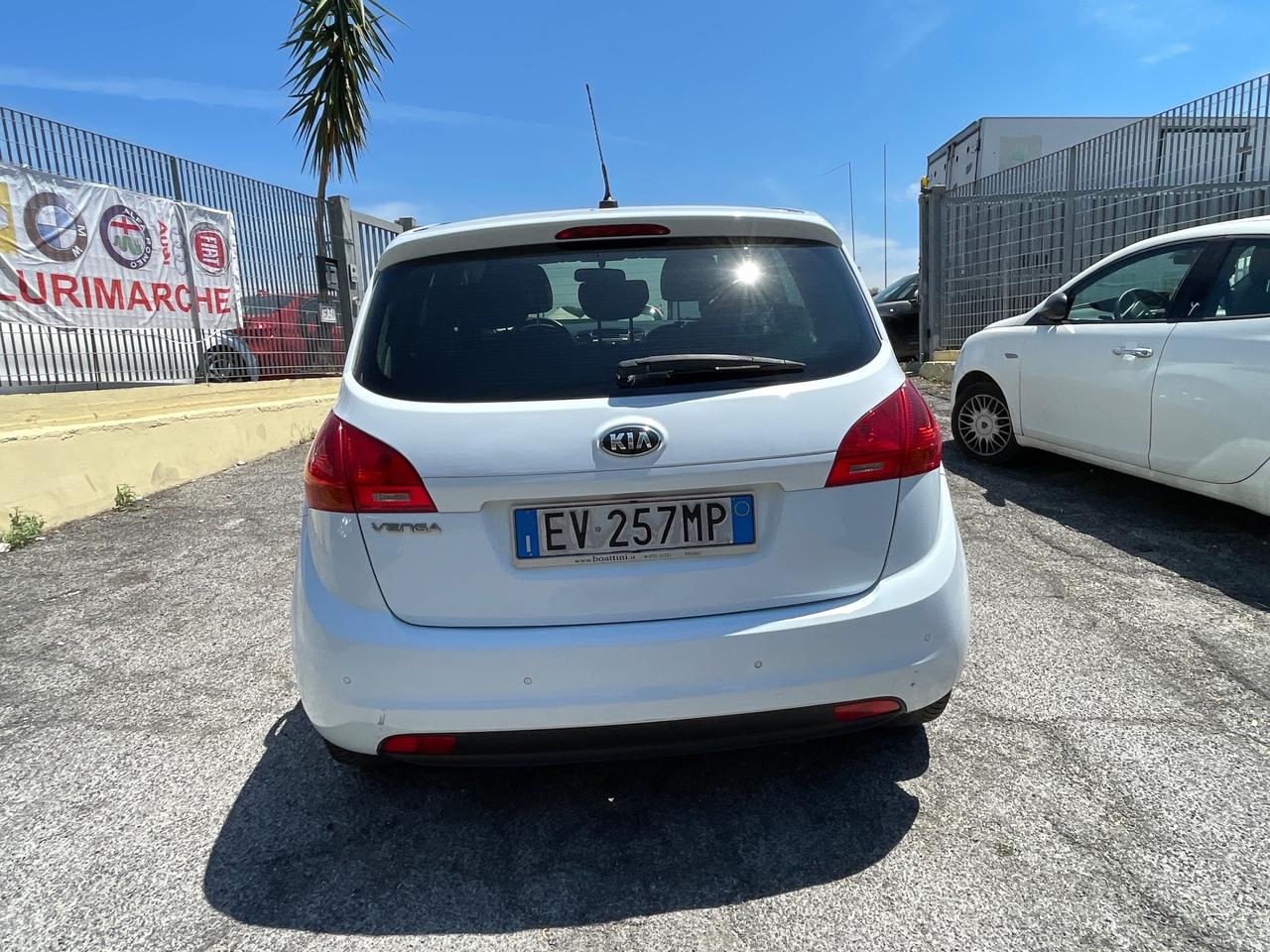 Kia Venga 1.4 Benzina e Metano - Tetto Apribile