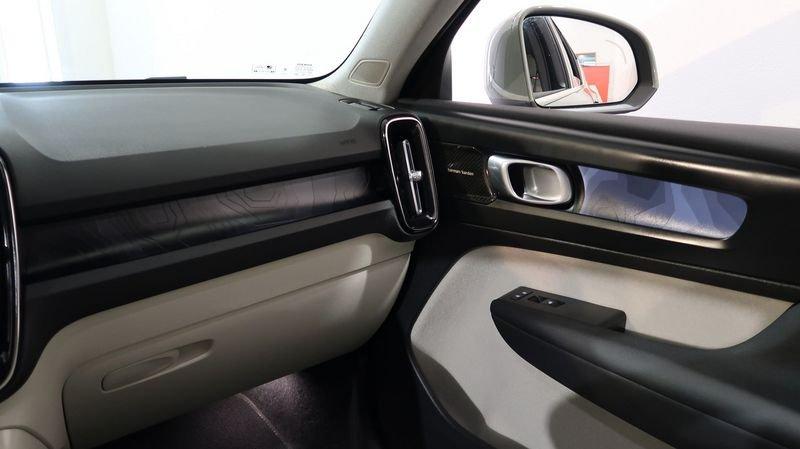 Volvo XC40 Recharge T5 Plug-in Hybrid Recharge Plus Bright