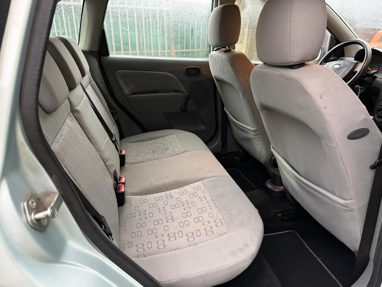 Ford Fiesta 1.2 benzina euro4 neopatentati