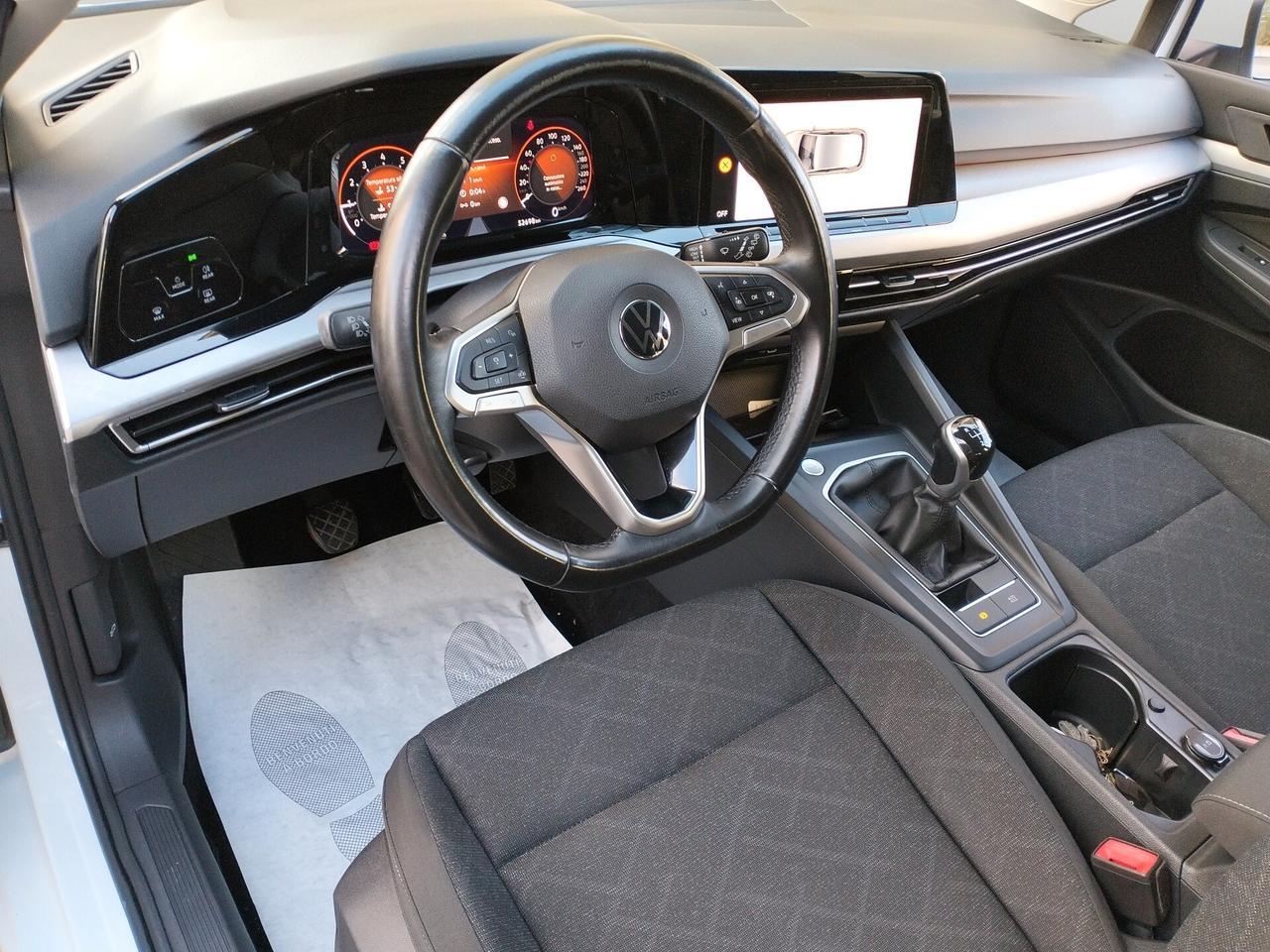 Volkswagen Golf VIII 2020 1.0 tsi evo Life 110cv NEOPATENTATI IVA ESPOSTA