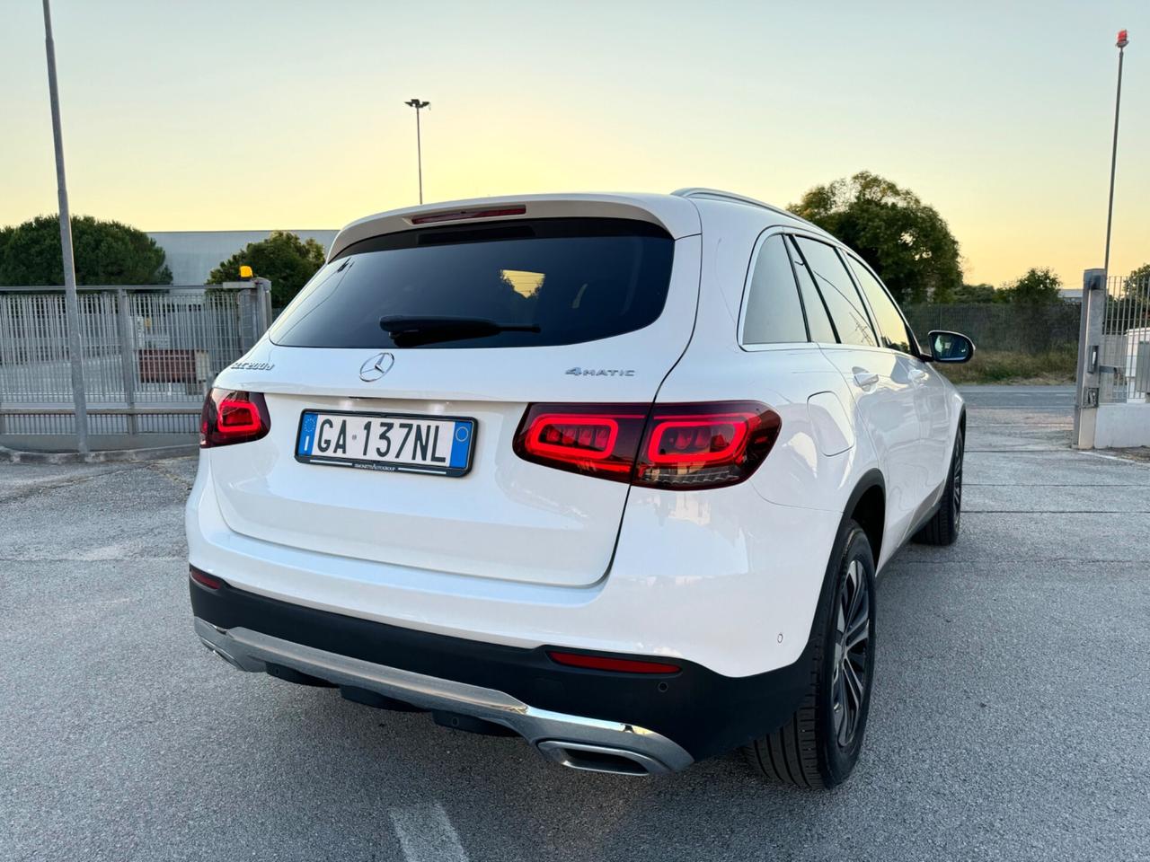 MERCEDES GLC 200D Sport 4Matic - Led Navi