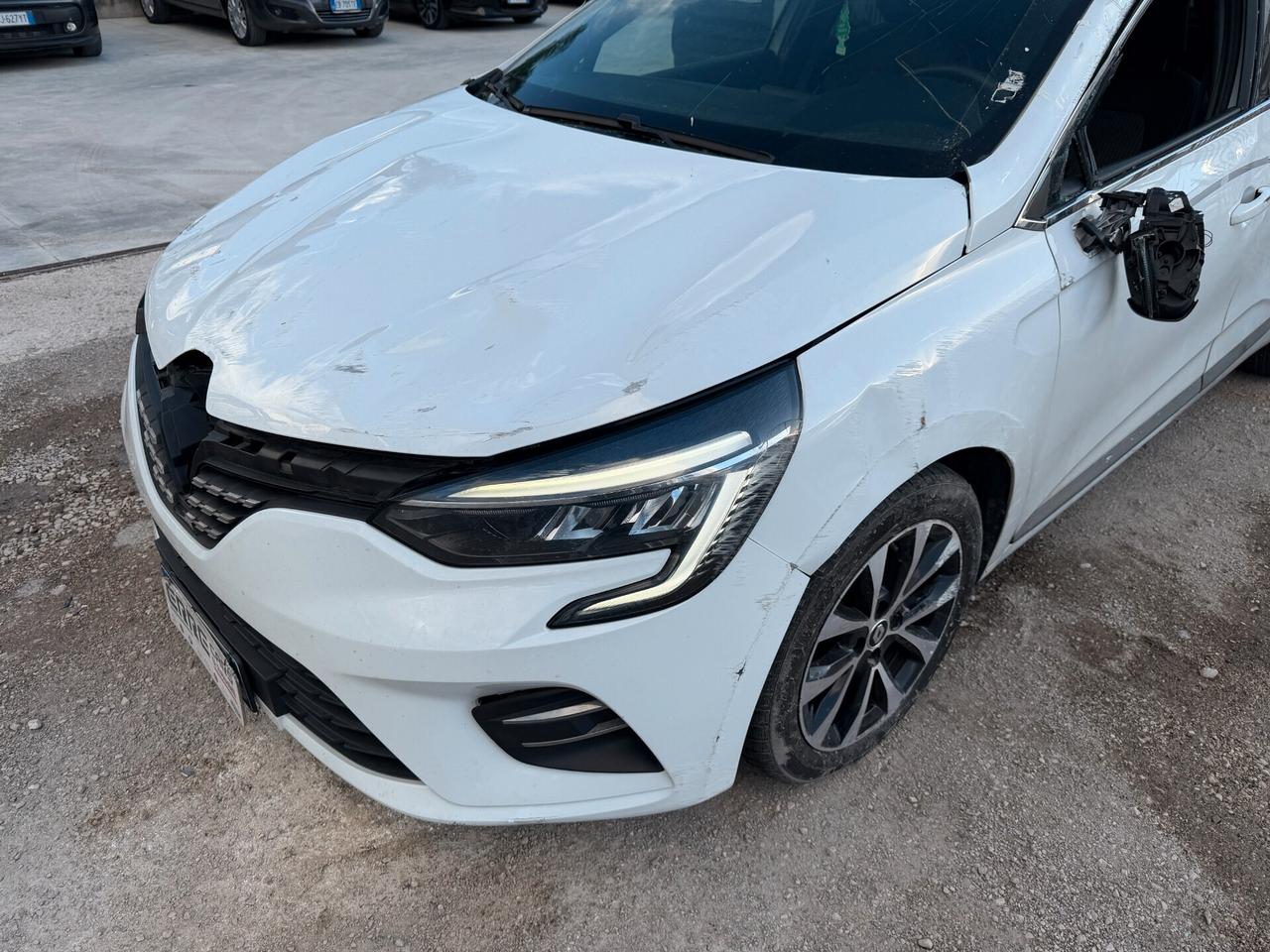 RENAULT CLIO 2023 1.0 BENZINA/GPL 101 CV *SINISTRATA
