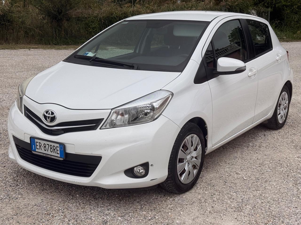 Toyota Yaris 1.0 5 porte Lounge