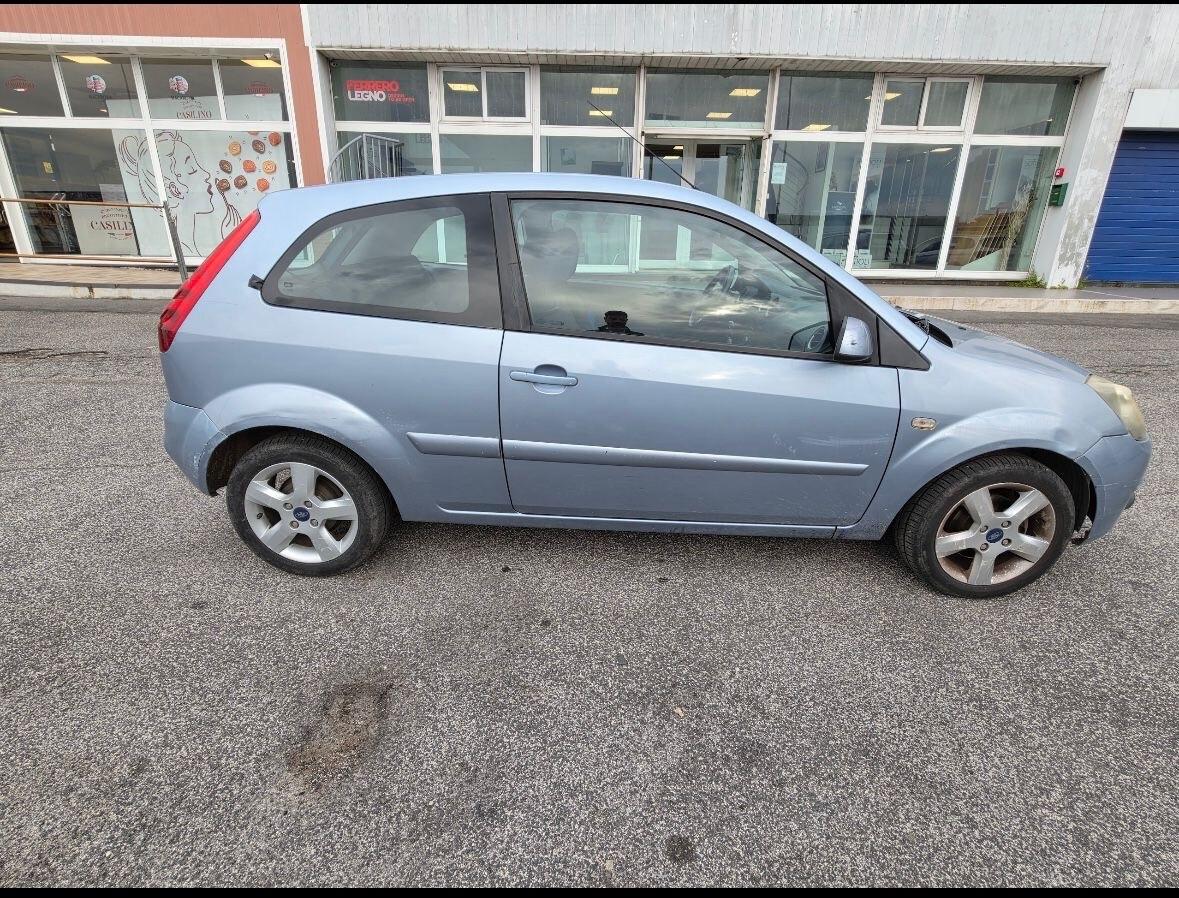 Ford Fiesta 1.4 TDCi 5p. Ghia