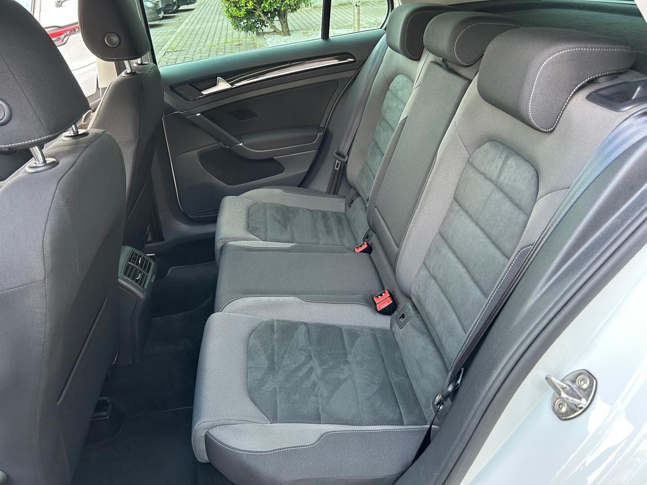 Volkswagen Golf 5p 1.5 tgi Executive 130cv dsg