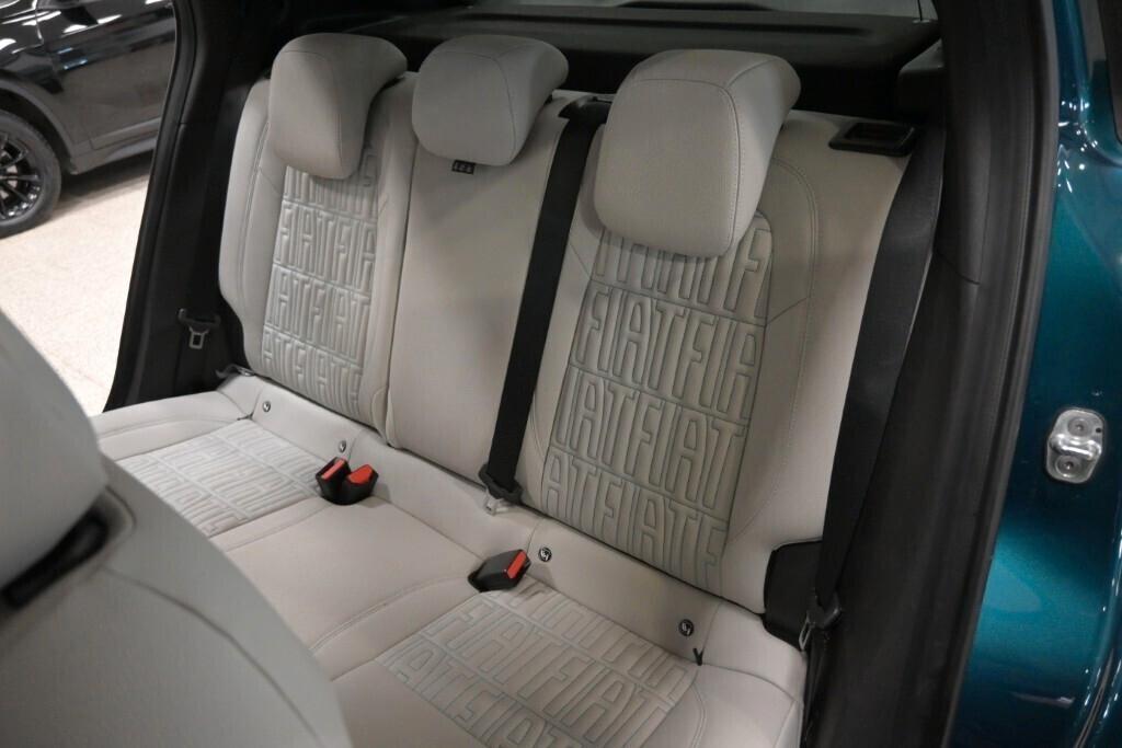 FIAT 600 HYBRID 136CV AUTOMATICA LA PRIMA – 23.000 KM – FULL OPTIONAL