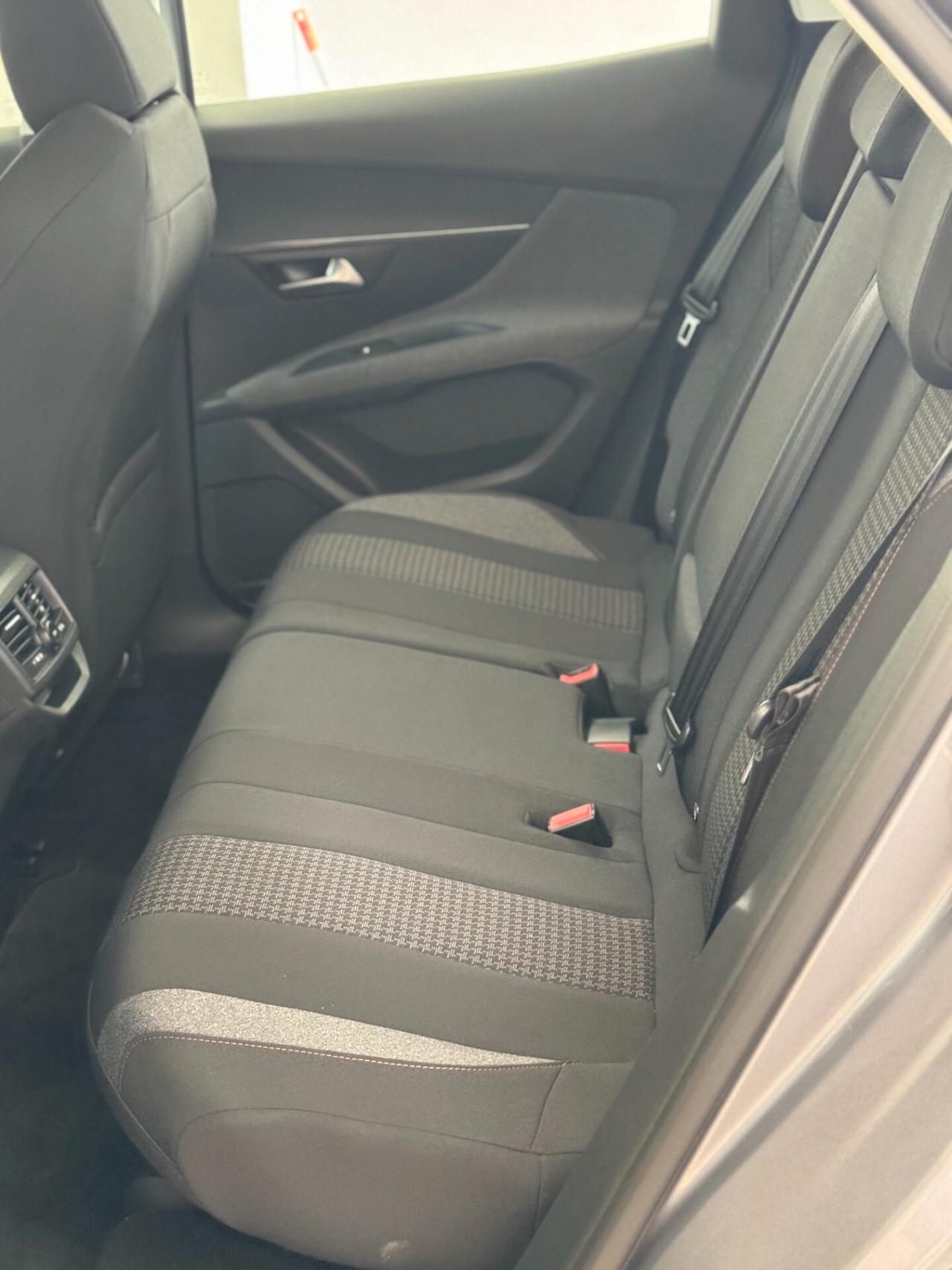 Peugeot 3008 BlueHDi 130 S&S EAT8 Business Sport