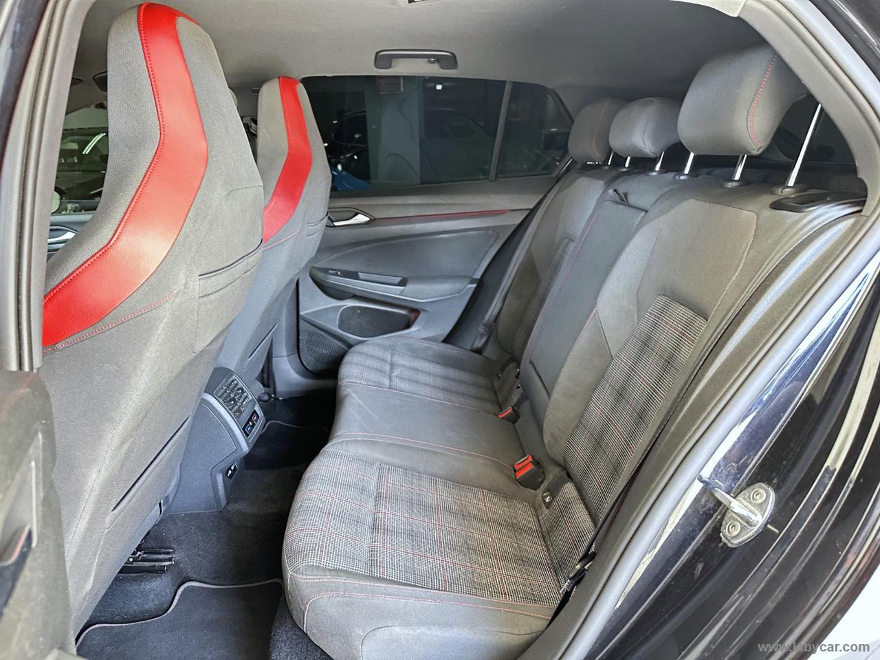 VOLKSWAGEN Golf GTI 8 PERFORMANCE 2.0 TSI DSG