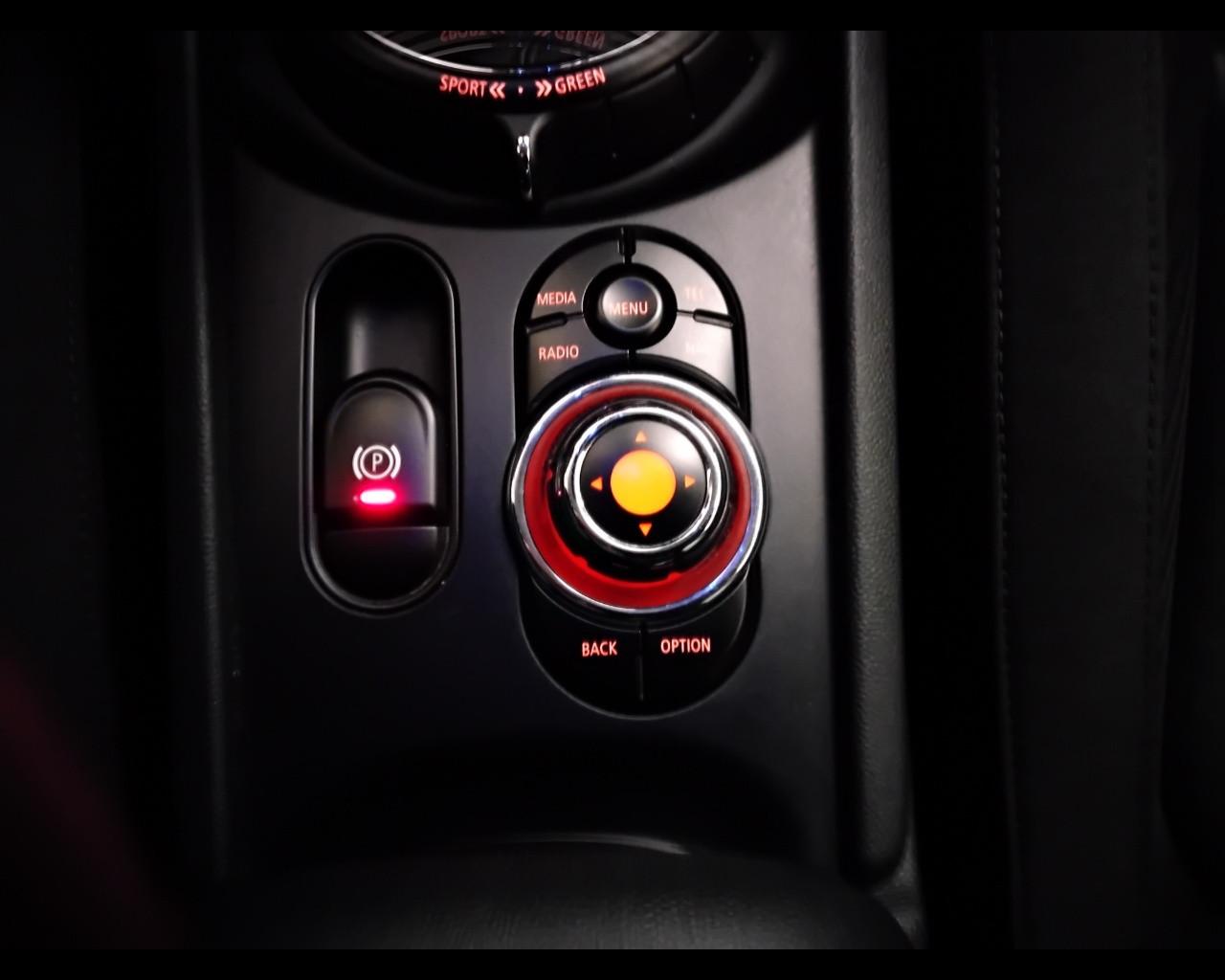 MINI Mini IV F54 2016 Clubman - Mini Clubman 2.0 Cooper D Hype