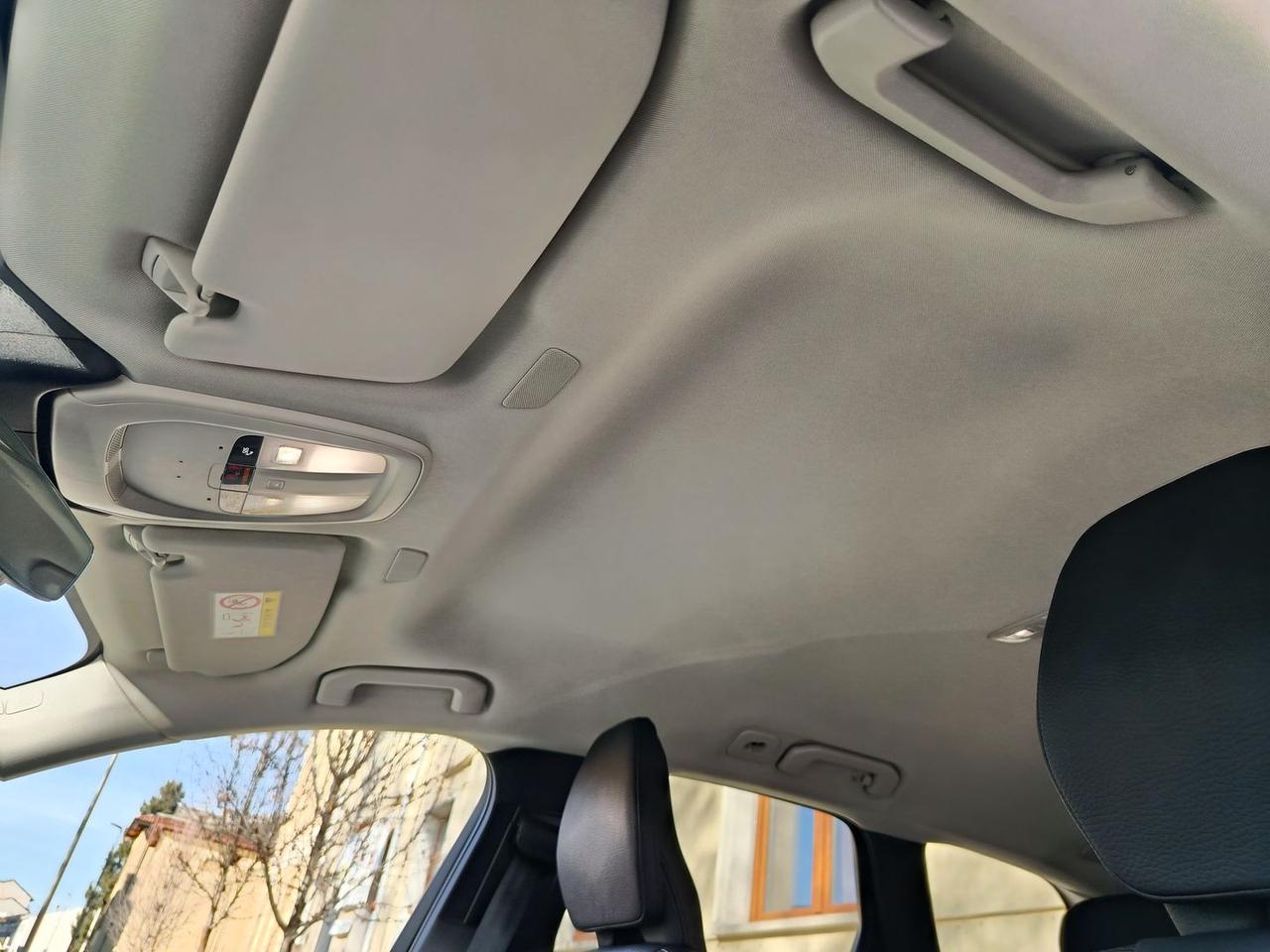 Volvo XC 60 Plus Dark 2.0 B4 MHEV #9159