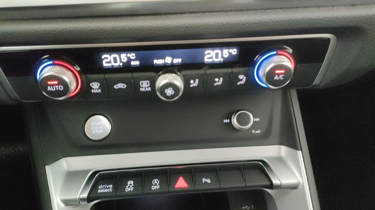 AUDI Q3 I 2019 Sportback - Q3 Sportback 35 1.5 tfsi mhev Business Plus s-tronic