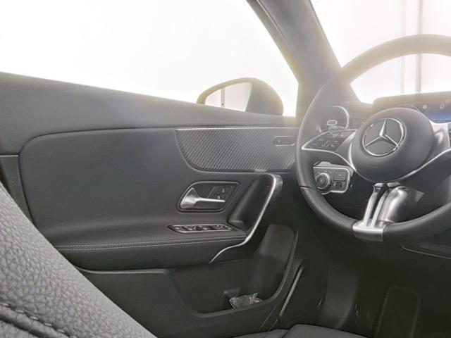 MERCEDES-BENZ A 180 Automatic Progressive Advanced