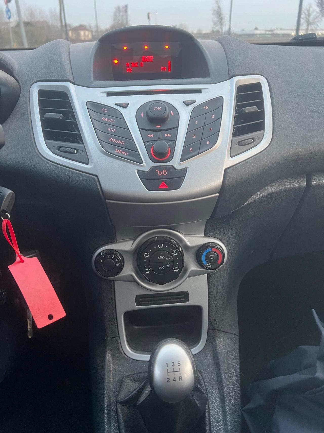 Ford Fiesta 1.4 5 porte Bz.- GPL Titanium