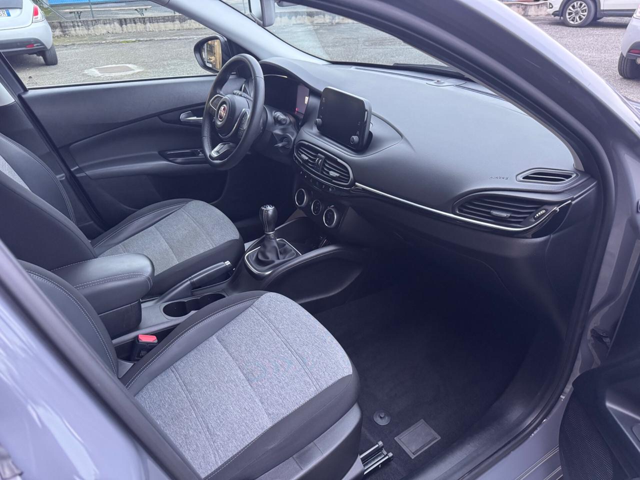 Fiat Tipo 1.0 5 porte Cross