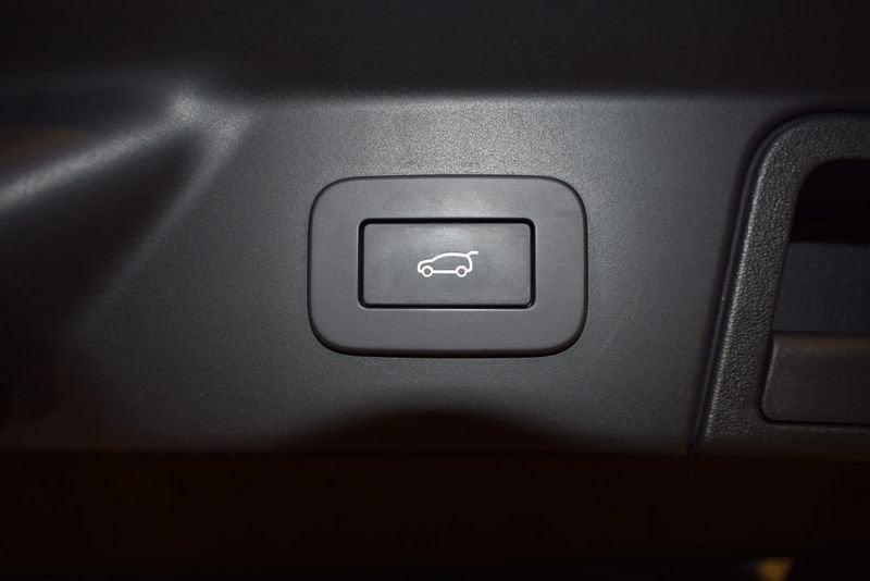 Land Rover Range Rover Velar Range Rover Velar 2.0D I4 204 CV R-Dynamic S IVA ESPOSTA